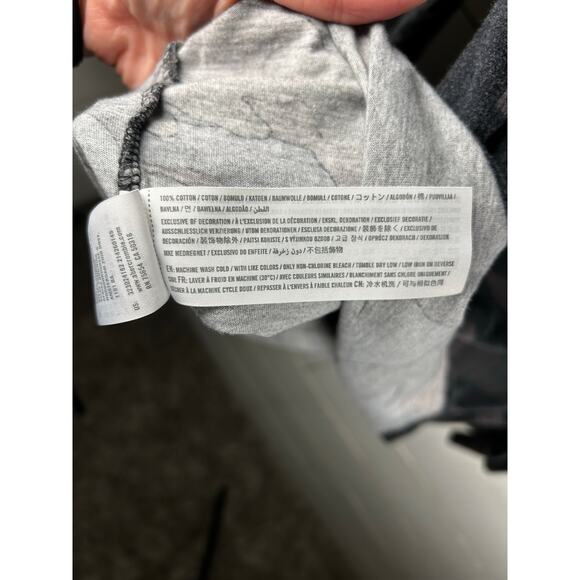 Men’s Hollister Long Sleeve Camo,  Black & White Logo Crew-neck Shirt Size XL - Picture 3 of 7